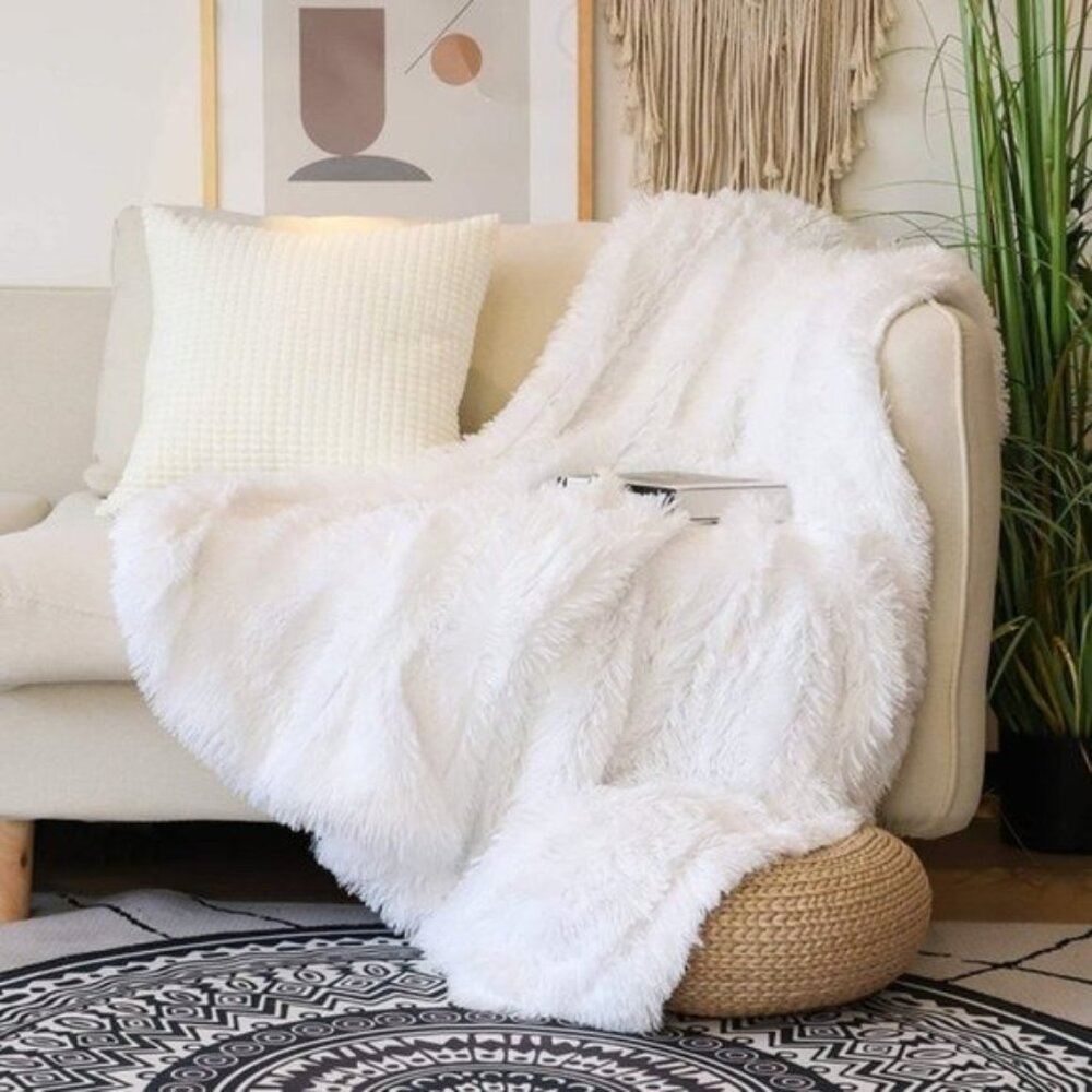 Lightweight Long Hair Soft Faux Fur Throw Blanket